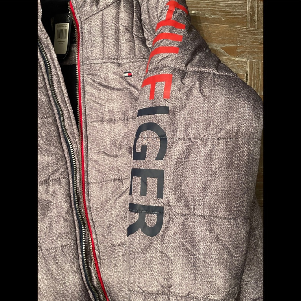Tommy Hilfiger Fleece Lined Hooded Puffer Jacket🖤 - Picture 5 of 10